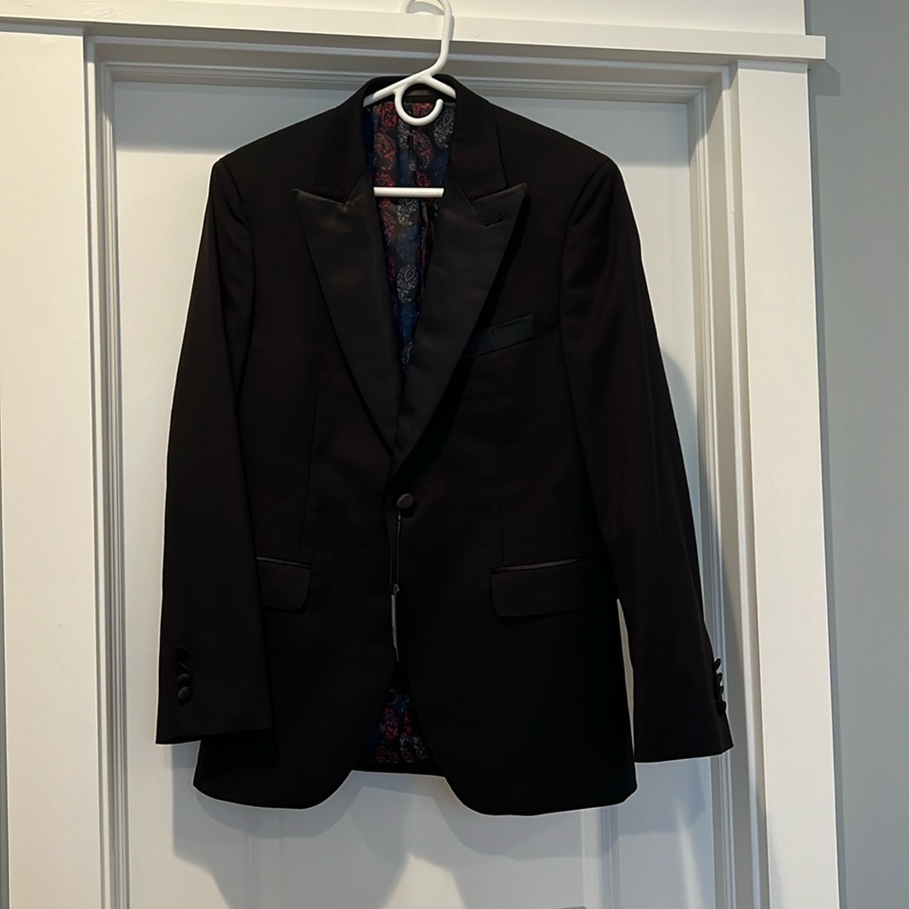 Alton Lane Sullivan Tuxedo Peaked Suit Jacket in Black